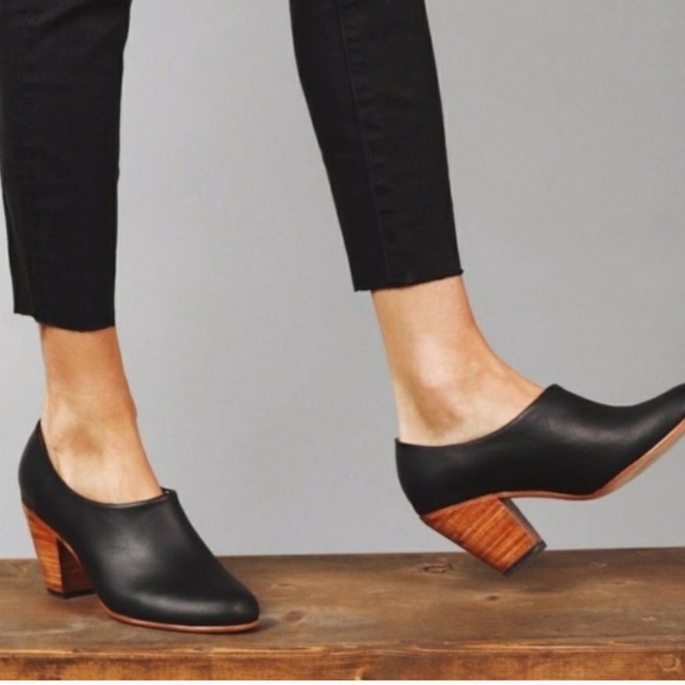 NISOLO AUSTIN NOIR ANKLE BOOTS